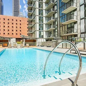 Ocean Views Penthouse 2b 2b Majestic 5 Min To Convention Center Apartment